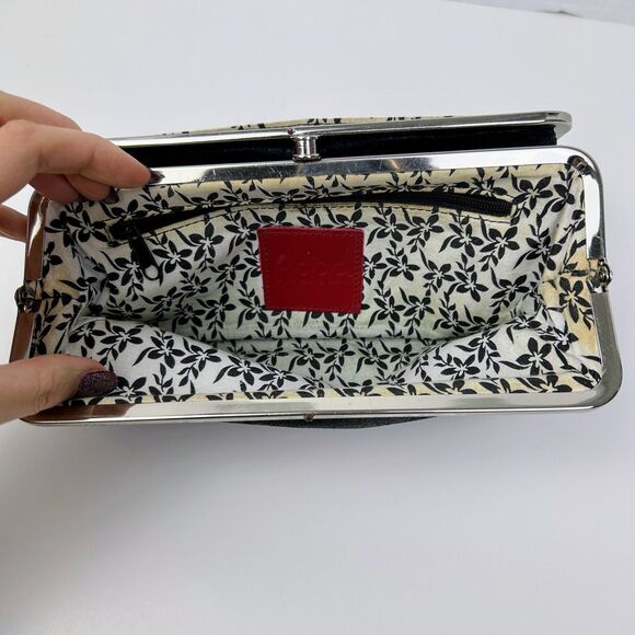 Hobo Lauren Clutch Wallet Coin Purse Bag Black Leather Kisslock Closure Classic - Picture 4 of 12